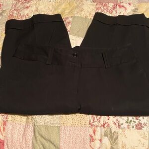 Fashion Bug Women's Black Capris Size 16W